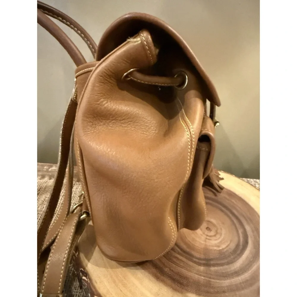 Vintage Dooney & Bourke 1999 Canyon Glove Honey Tan Leather Tassel Backpack